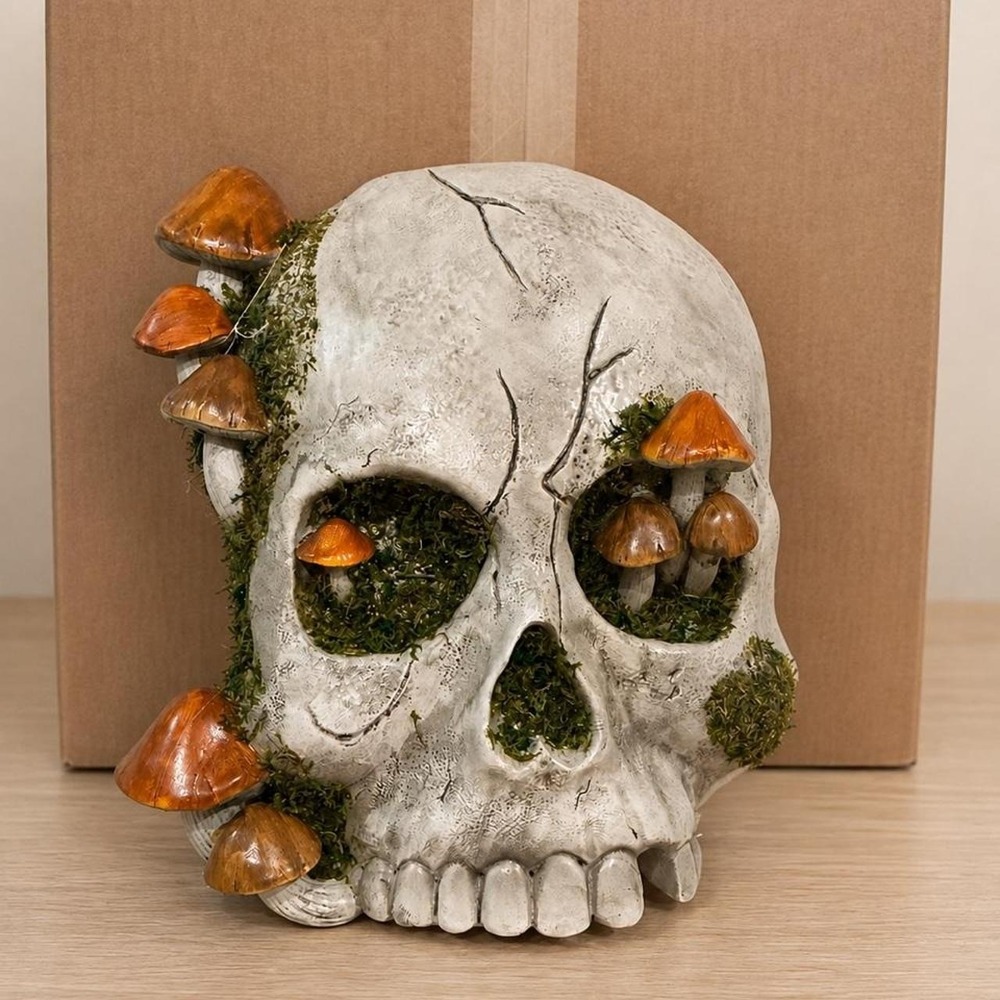 Hallows Eve LED Mushroom Skull Wall Plaque Sculpture with Moss NWT Goblincore